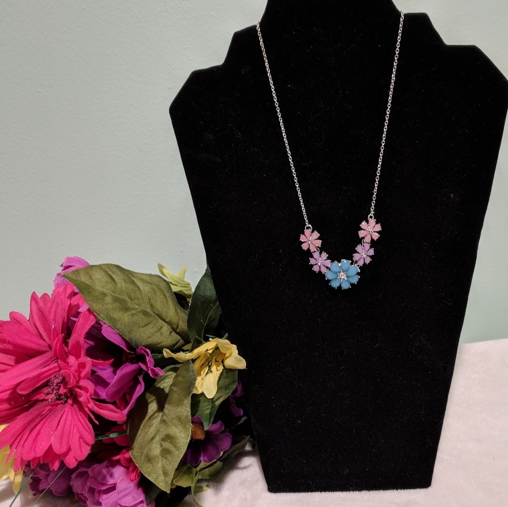 ♦️ B2G1FREE♦️Flower Necklace